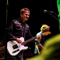 Michael Shannon and Jason Narducy perform R.E.M.'