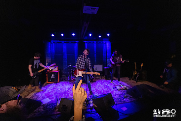 Split Single in concert