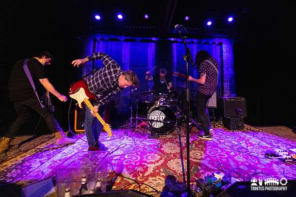 Split Single in concert