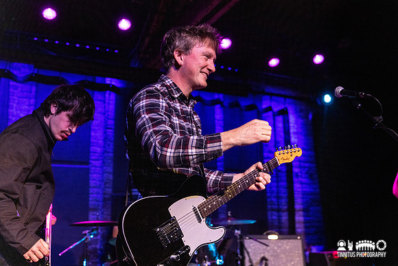 Split Single in concert