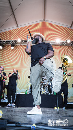 The Roots in concert