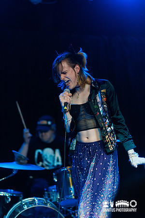 KO Queen in concert