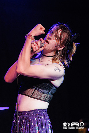 KO Queen in concert