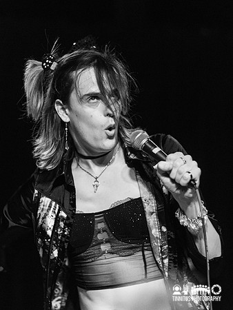 KO Queen in concert