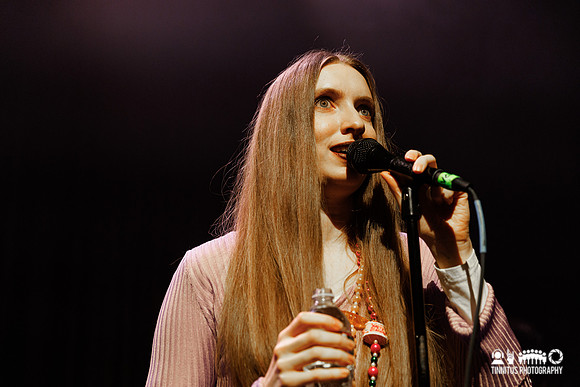 Dry Cleaning in concert