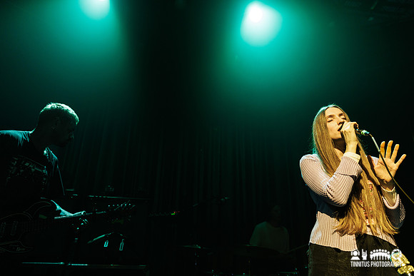 Dry Cleaning in concert