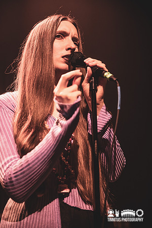 Dry Cleaning in concert