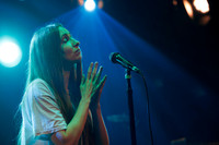 Dry Cleaning in concert