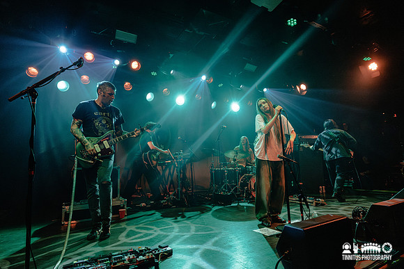 Dry Cleaning in concert