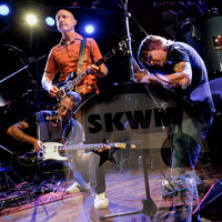 Silkworm in concert