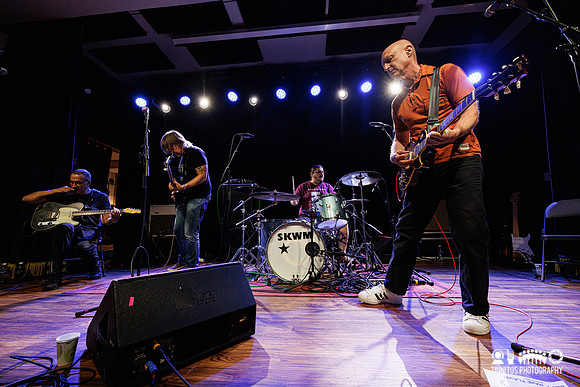 Silkworm in concert