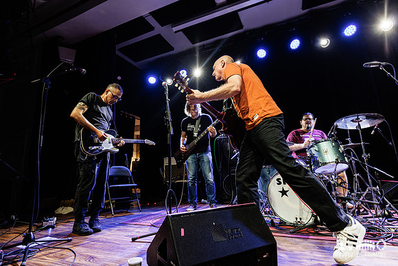 Silkworm in concert