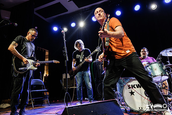 Silkworm in concert