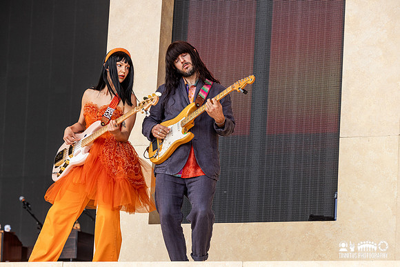 Khruangbin in concert