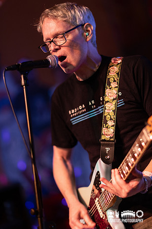 Left Circles in concert
