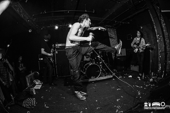 Royal Headache in concert