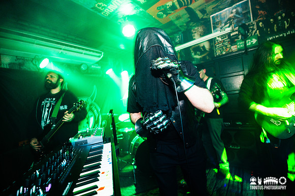 Dromos in concert