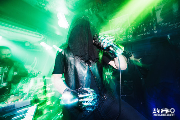 Dromos in concert
