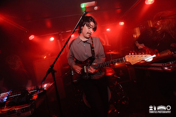 Den Der Hale in concert