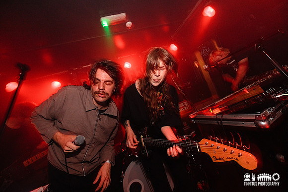 Den Der Hale in concert