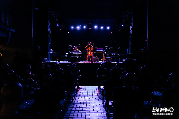 Helen Money in concert