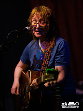 Debby Schwartz in concert