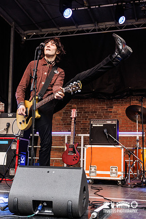 The Sharp Pins in concert