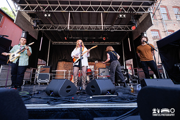 Elizabeth Moen in concert