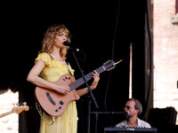Hannah Cohen in concert