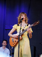 Hannah Cohen in concert