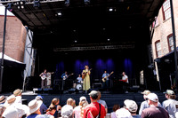 Hannah Cohen in concert