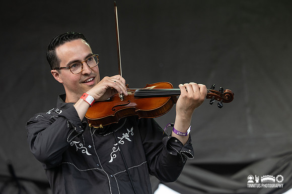Ward Hayden and the Outliers in concert