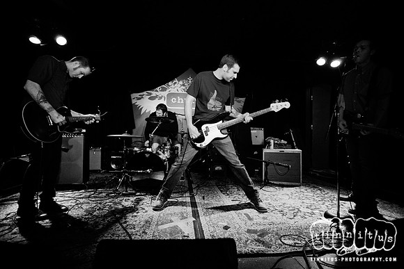 The Tampoffs in concert