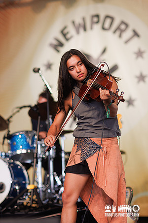 Dove Ellis in concert