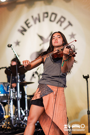 Dove Ellis in concert