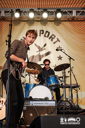 Dove Ellis in concert