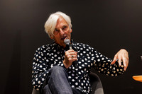 Robyn Hitchcock with Brett Milano at the book reading of his newest book, Stranded In The Future