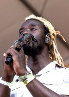 Black Pumas in concert