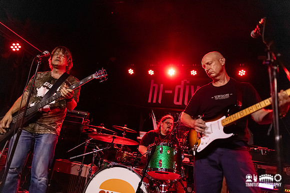 Silkworm in concert