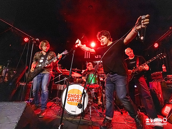 Silkworm in concert