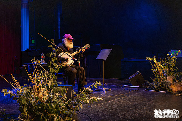 Daniel Higgs in concert