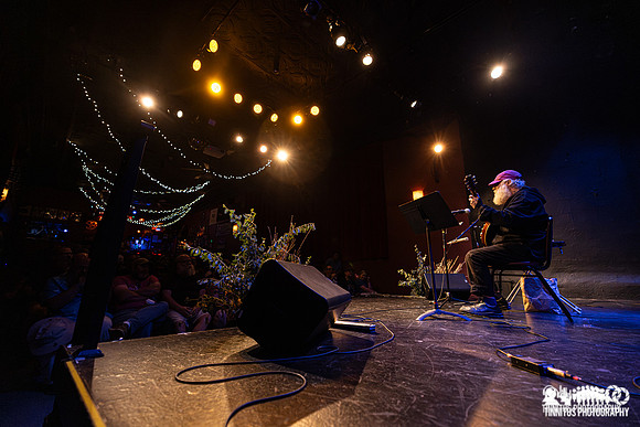 Daniel Higgs in concert