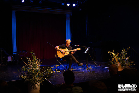 Shane Parish in concert