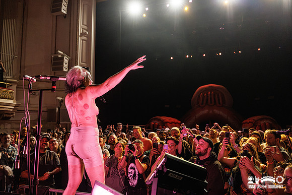 Peaches in concert