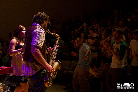 Dengue Fever in concert