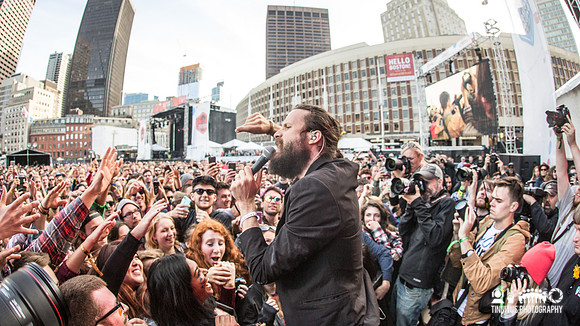 Father John Misty in concert