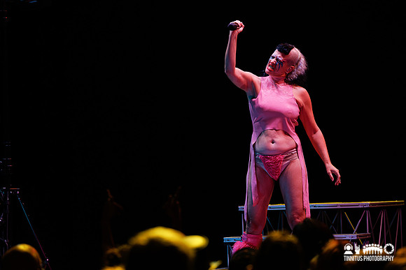 Peaches in concert