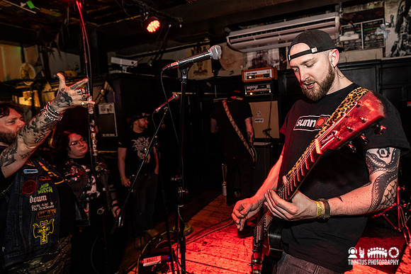 Acid Throne in concert
