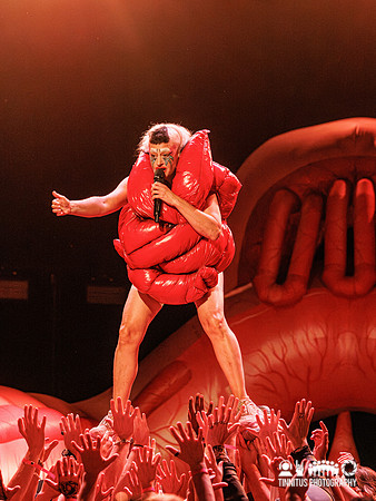 Peaches in concert