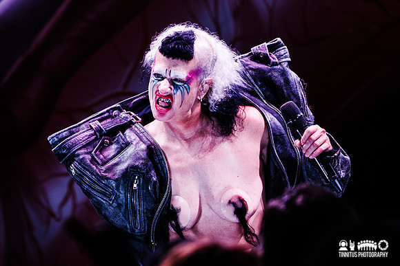 Peaches in concert